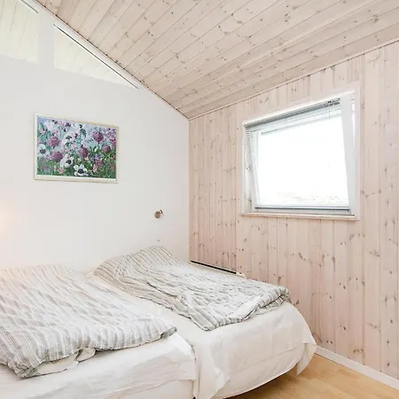 Semesterbostad Lovely In Hadsund With Kitchen Haslevgårde